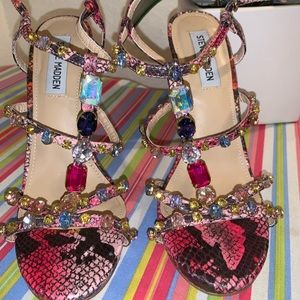 NEW Steve Madden Majestyc Heels